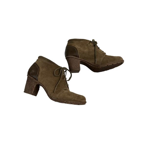 Clarks Collection Soft Cushions Olive Suede & Leather Lace Block Heels Size 9 - Picture 3 of 8